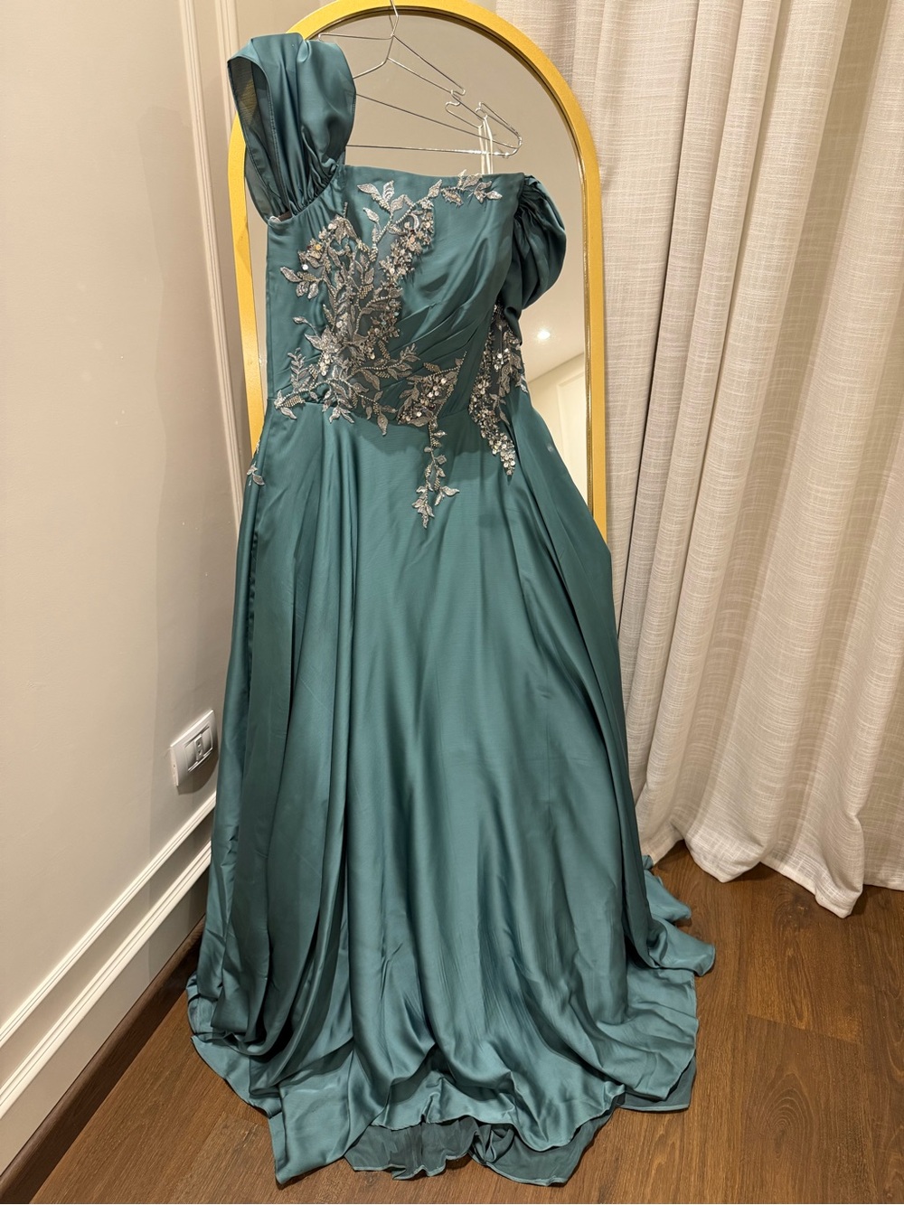 Elegant Teal Off-Shoulder Evening Gown with Embroidered Appliqué